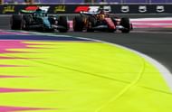 Lewis Hamilton (44) leads Fernando Alonso (14) at Jeddah Corniche. Source: Getty